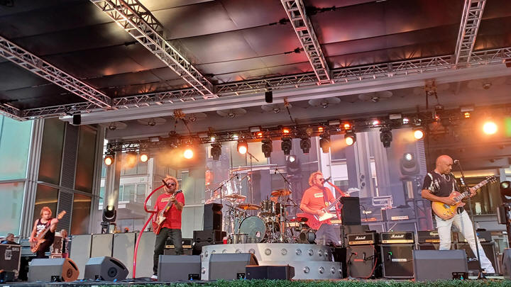 Sammy Hagar & The Circle